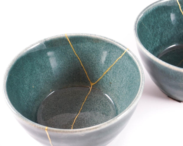 Exquisite Dark Green Kintsugi Bowl with 22K Gold Accents - A Unique Symbol of Beauty and Resilience for Your Home