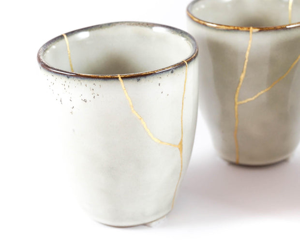 Elevate Your Tea Experience with This Unique Light Grey Kintsugi Ceramic Cup Featuring Golden Veins - A Minimalist Wabi Sabi Gift
