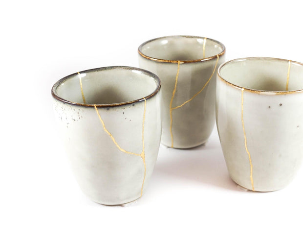 Elevate Your Tea Experience with This Unique Light Grey Kintsugi Ceramic Cup Featuring Golden Veins - A Minimalist Wabi Sabi Gift